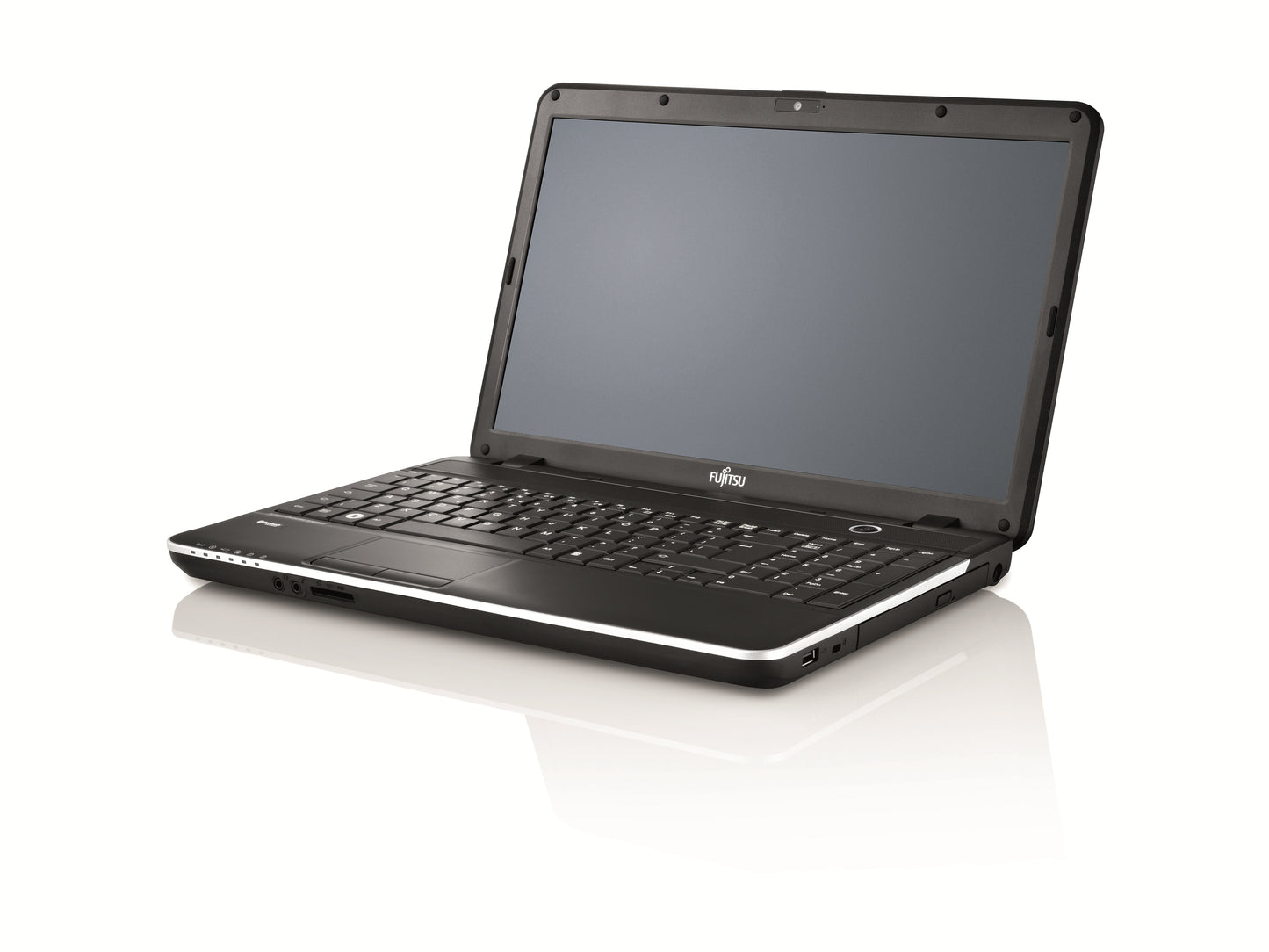 A512 NGi3-3110M 4GB 320GB 15.6 W8.1