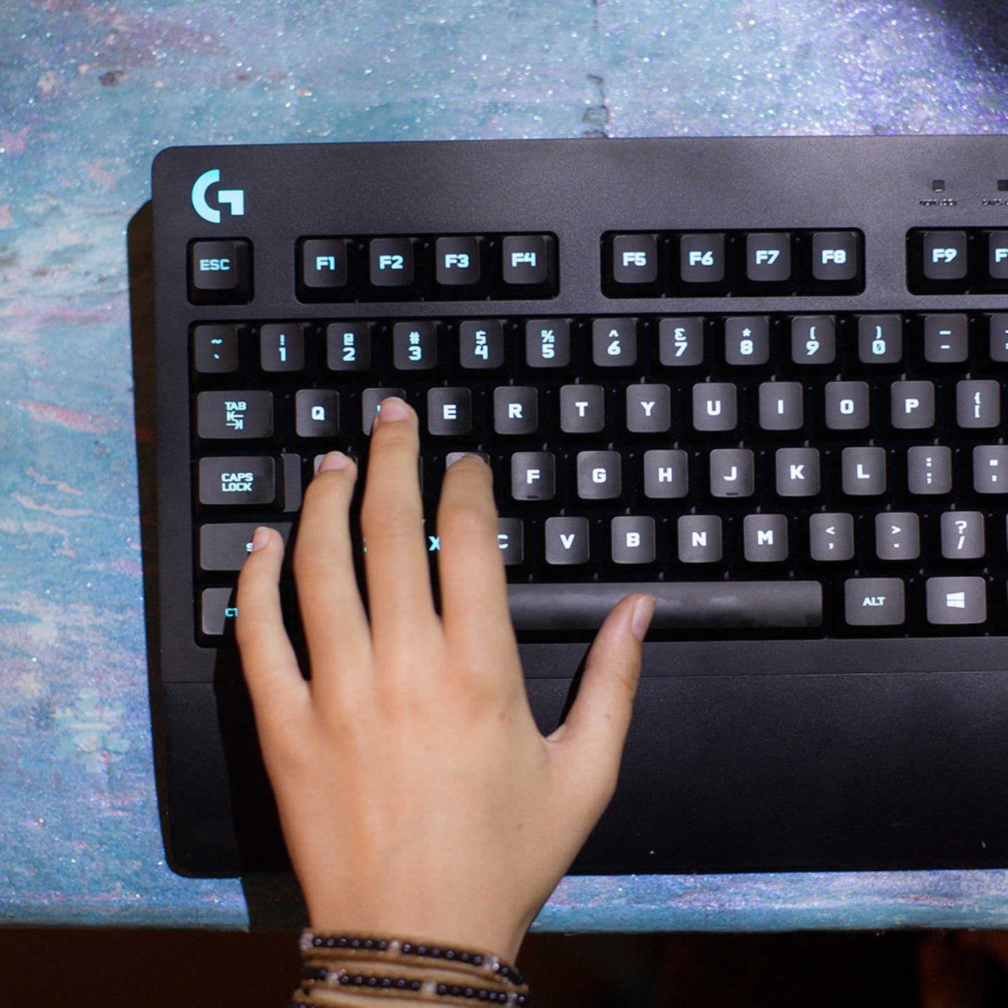 Logitech RGB-gamingtoetsenbord G213 AZERTY BE
