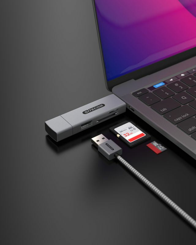 USB-A + USB-C Stick Card Reader with USB port