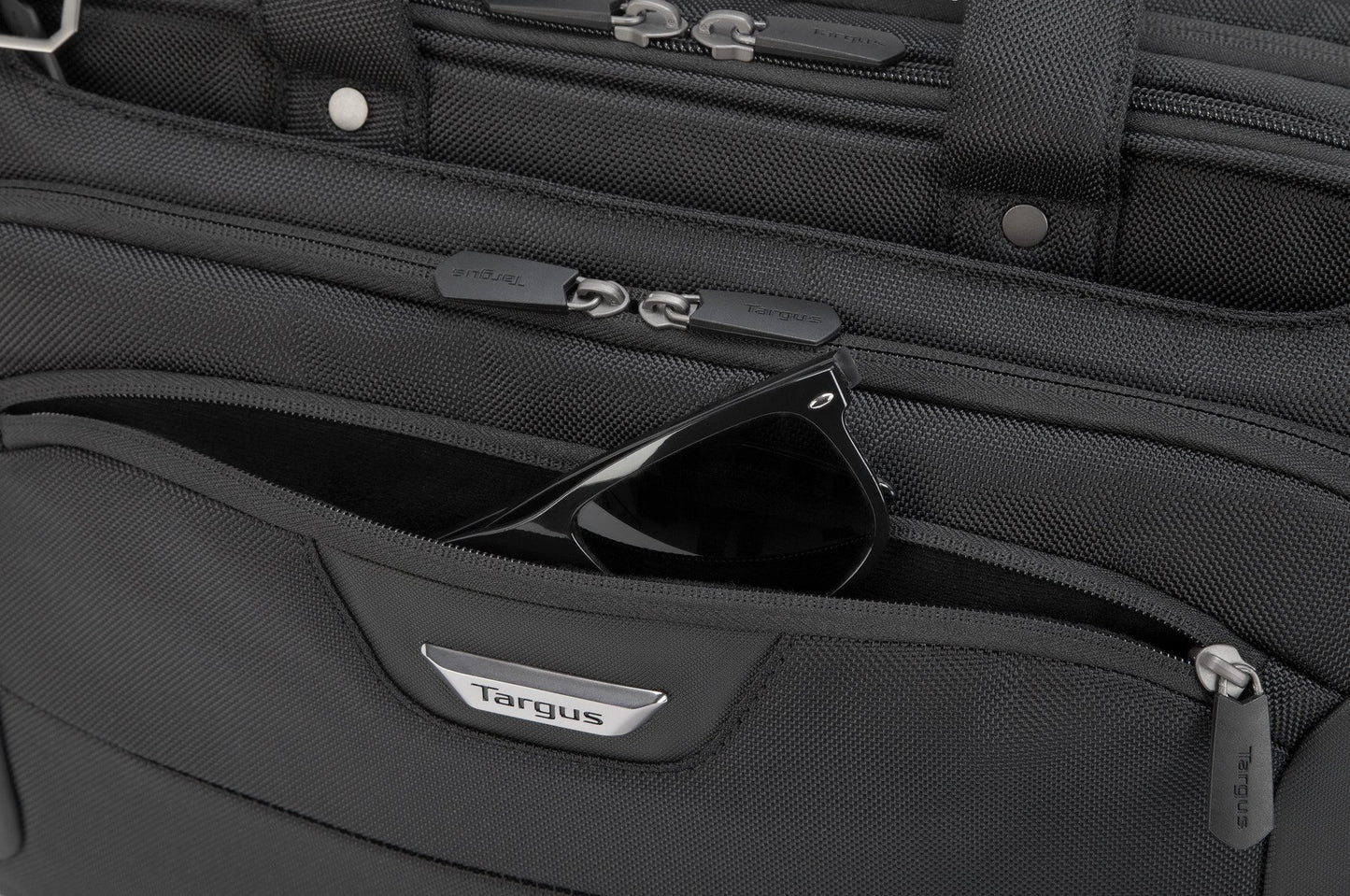 Corporate Traveller 15-15.6i Topload + FS Laptop Case Black