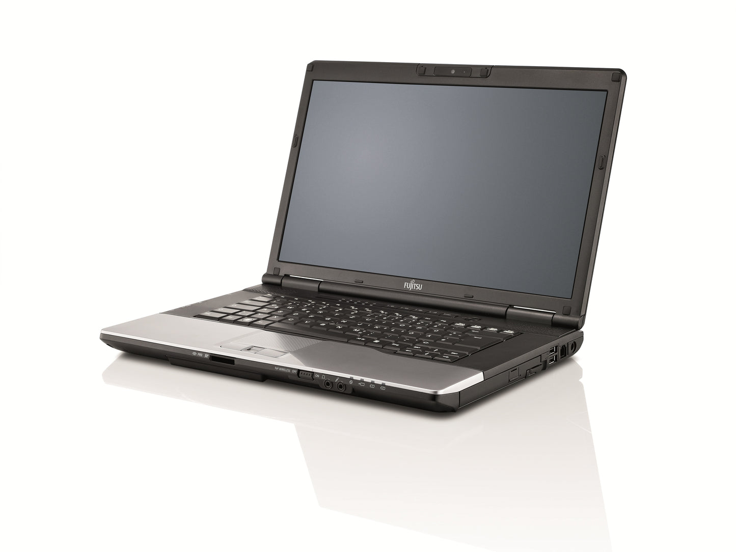E752/15.6 i3-2328M 4GB 320GB W8