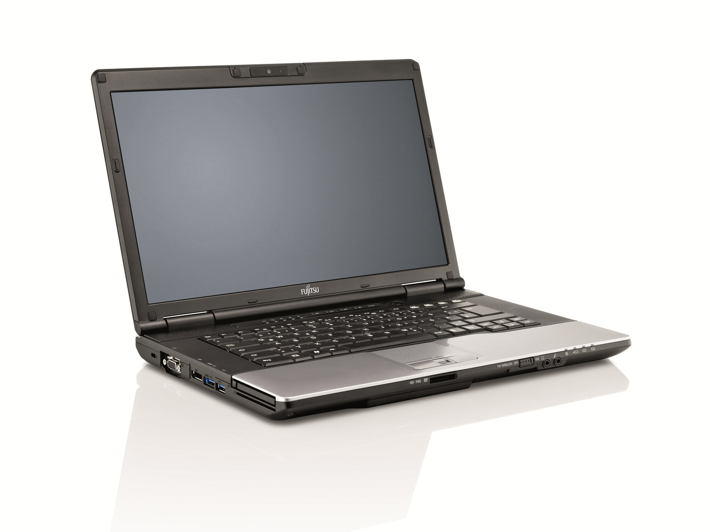 E752/15.6 i3-2328M 4GB 320GB W8