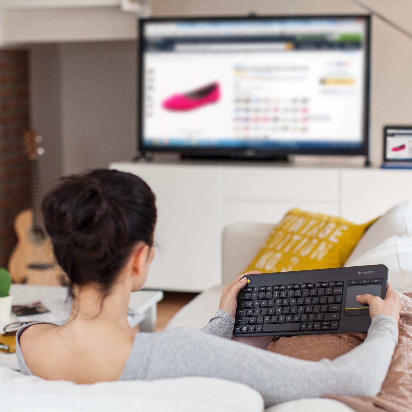 Logitech wireless touch keyboard K400 Plus