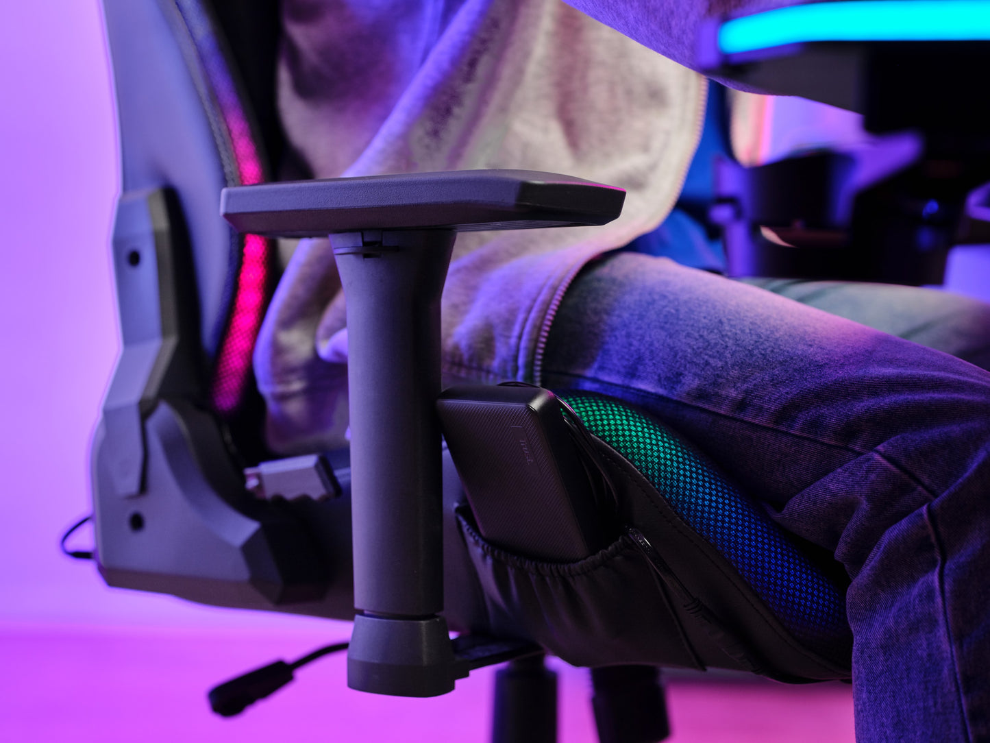 GXT719 RUYA RGB GAMING CHAIR BLACK
