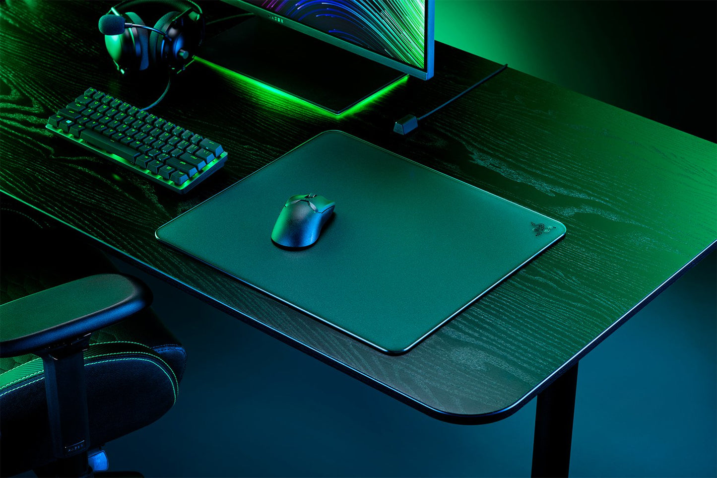 Razer Atlas - Premium Tempered Glass Mat - Black