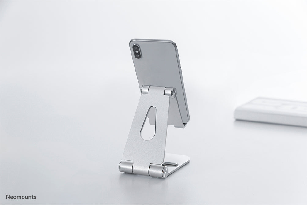 NewStar Phone Desk Stand (suited for phones up to 7) silver