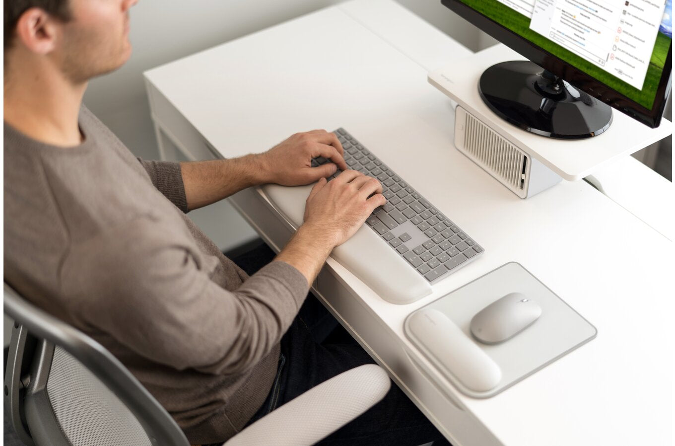 ErgoSoft Mousepad with Wrist Rest K50437EU