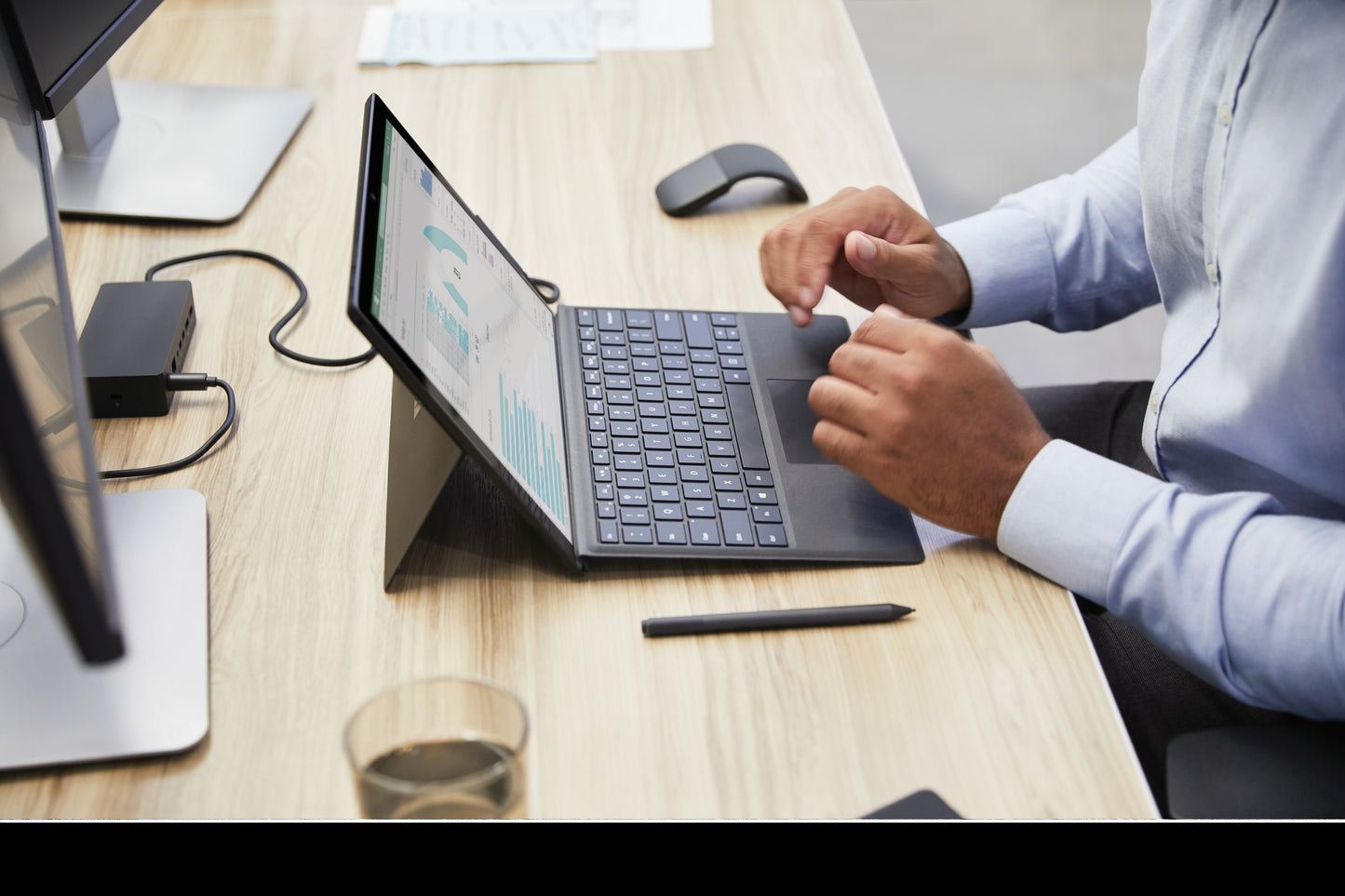 MICROSOFT Surface Pro Signature TypeCover Comm M1725 Swiss Ice Blue