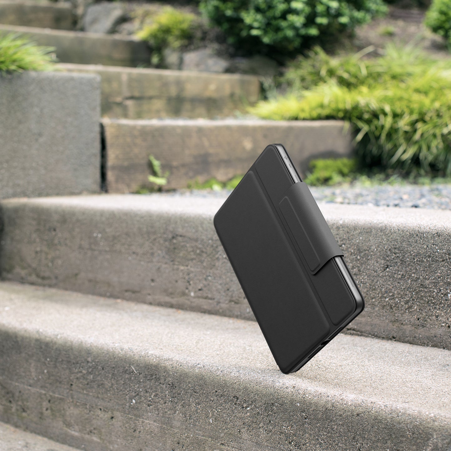 Logitech Rugged Folio iPad (7th + 8th+ 9th generation). - GRAPHITE - Azerty
