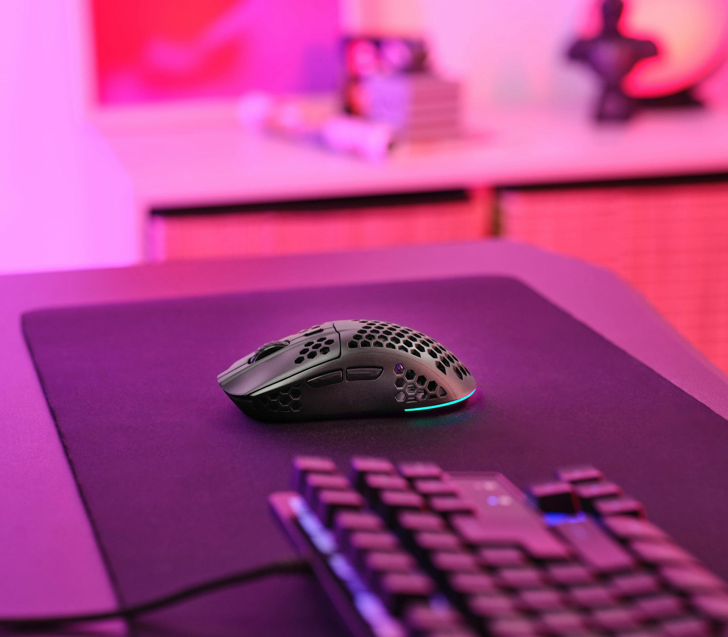 TRUST GXT929 HELOX WIRELESS LIGHTWEIGHT MOUSE BLK