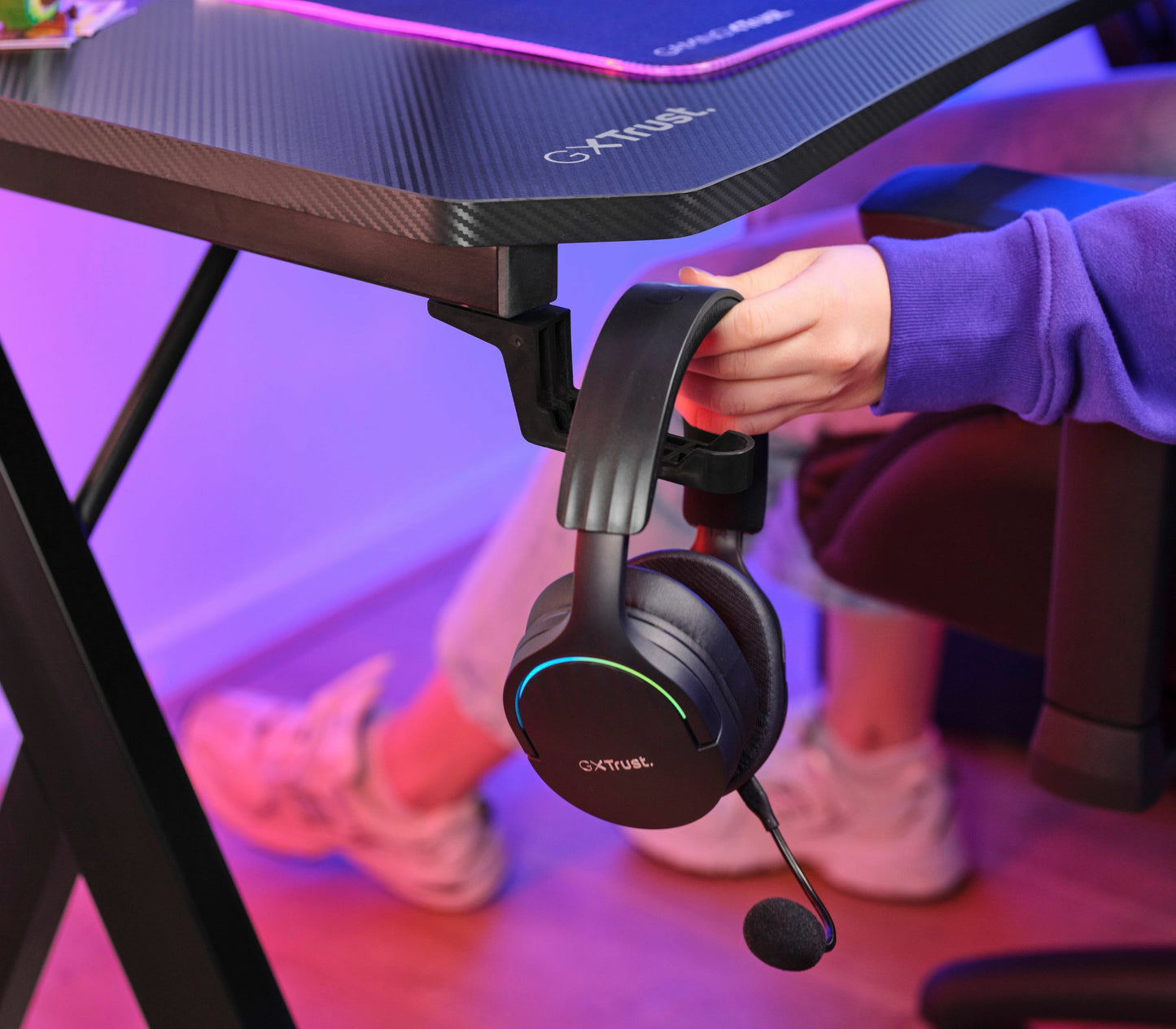 TRUST GXT700 OMNIUS GAMING DESK
