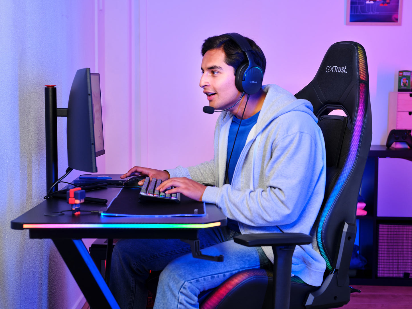 GXT719 RUYA RGB GAMING CHAIR BLACK
