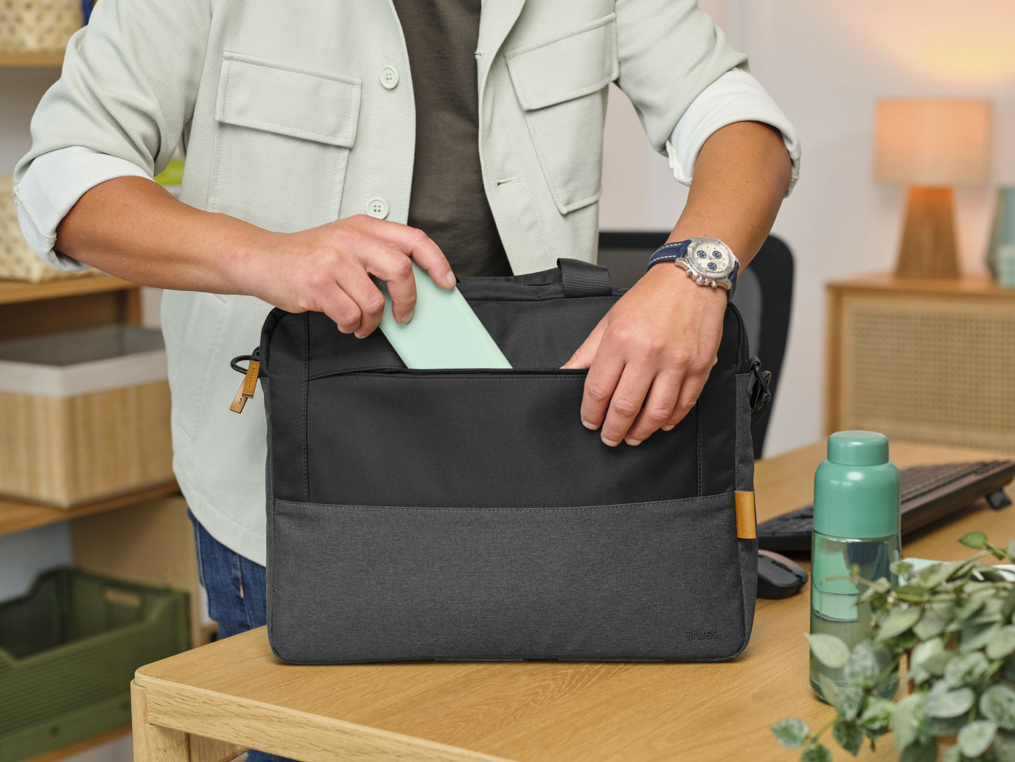 TRUST LISBOA 16 LAPTOP BAG - BLACK