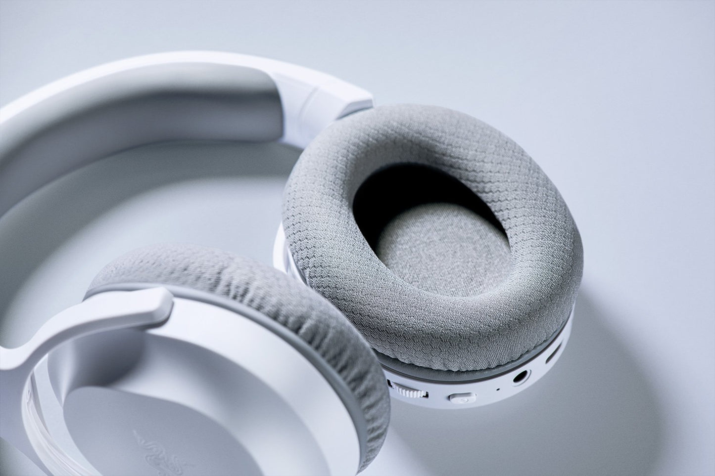 Razer Barracuda X Wireless Gaming Headset - Mercury White