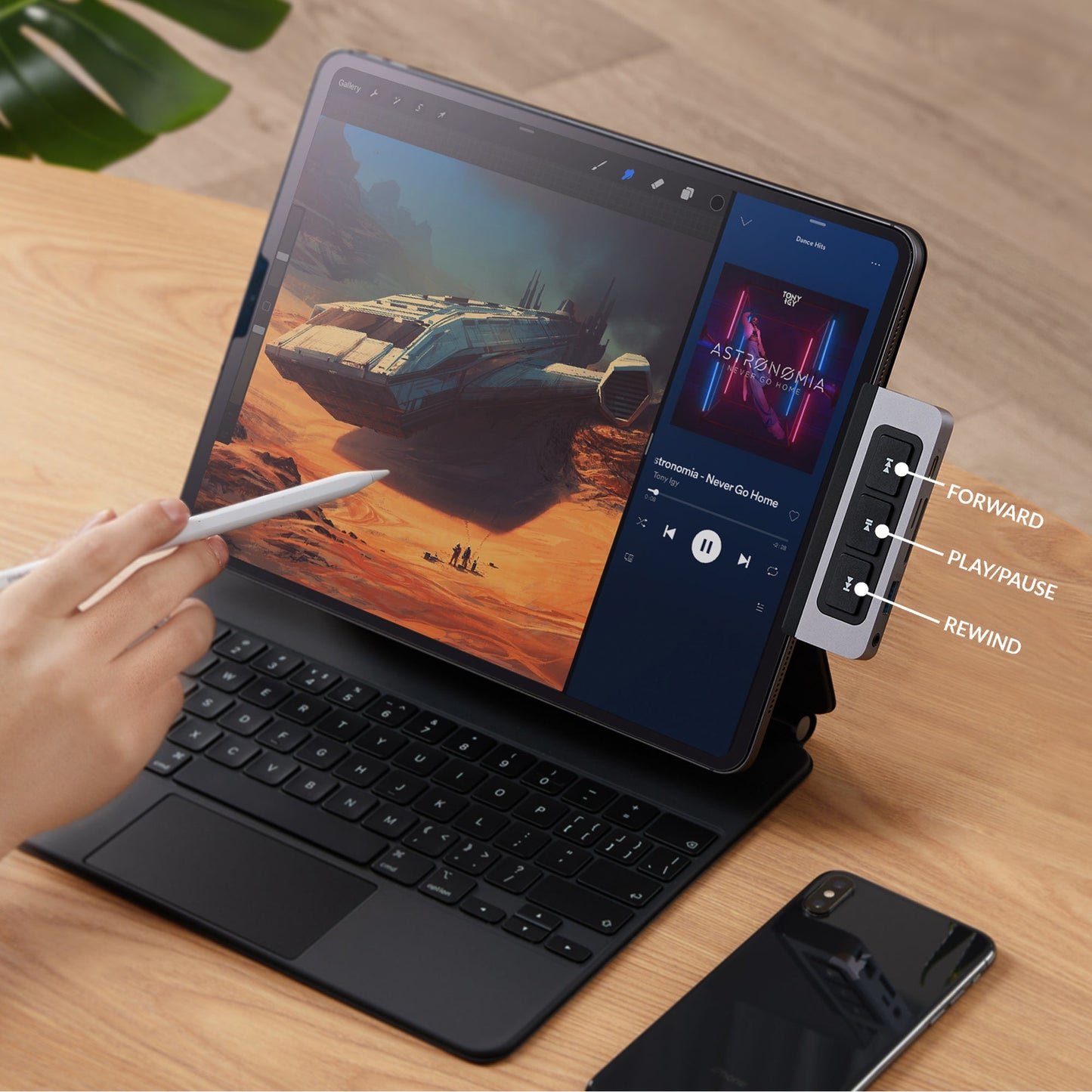 HyperDrive Media 6in1 USB-C Hub for iPad HD449