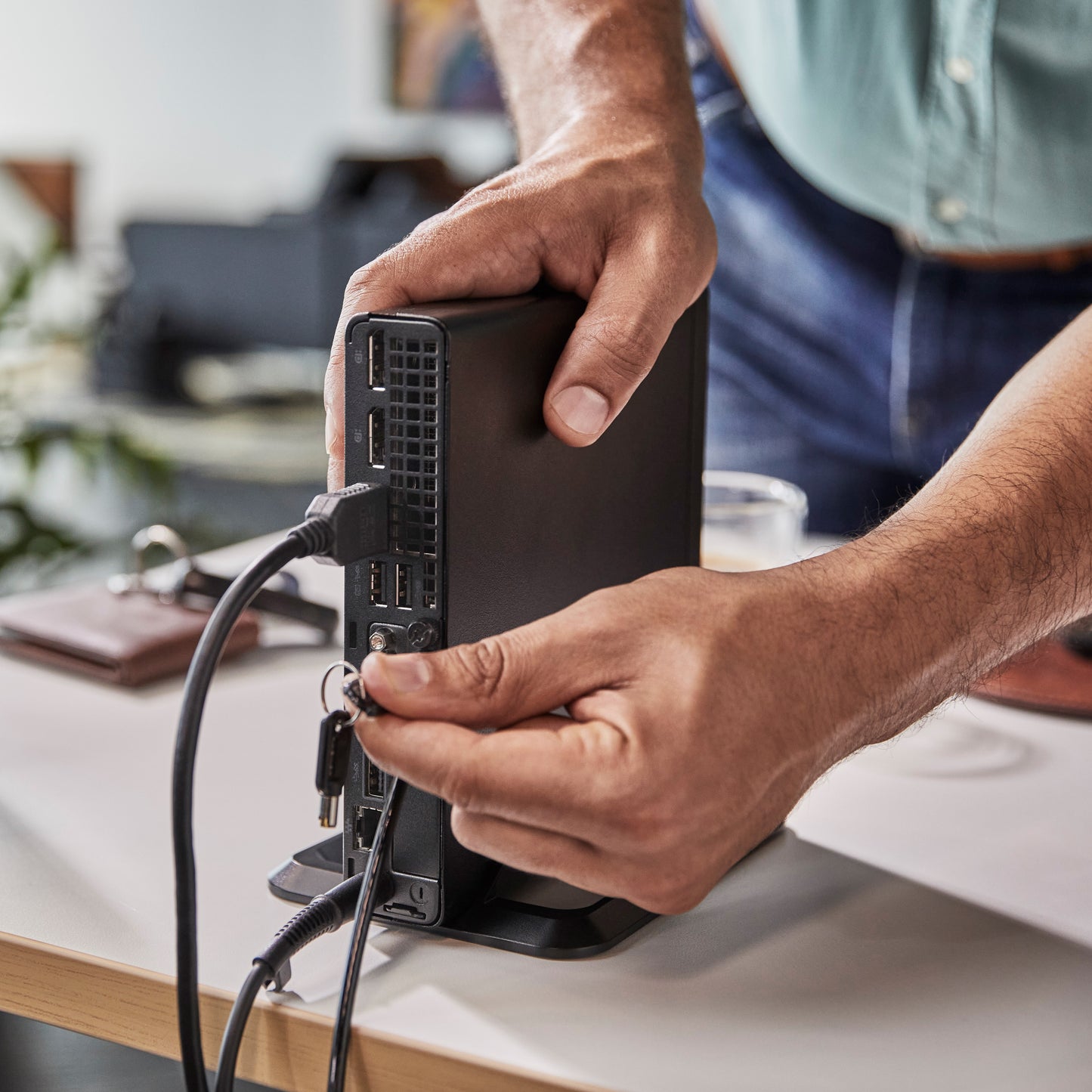 HP Elite Mini 800 G9 i7-13700 16GB/512 PC Intel Core i7-13700 512GB M.2 PCIe NVMe SSD 16GB DDR5 W11 Pro64 1-1-1 Wty ax6G+BT Belgium - en/nl/
