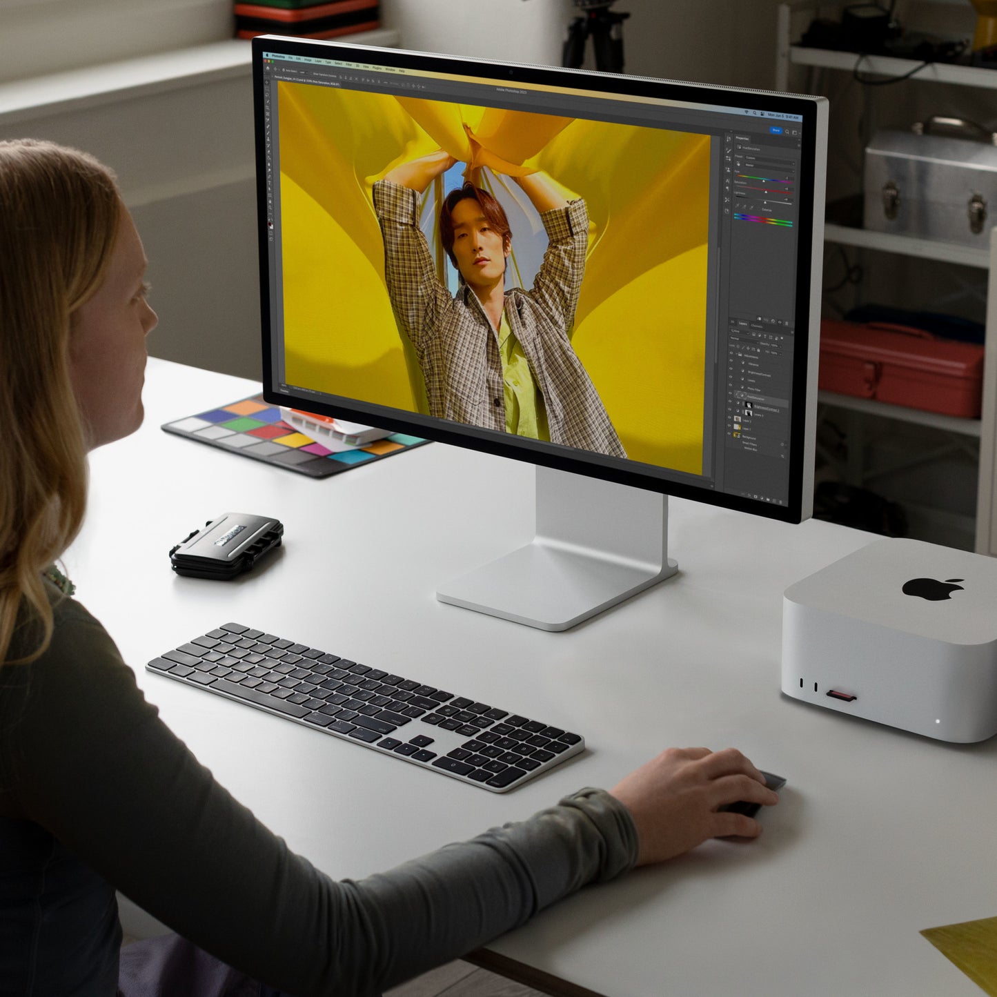 Mac Studio: Apple M2 Max chip with 12-core CPU, 30-core GPU, 32GB, 512GB SSD