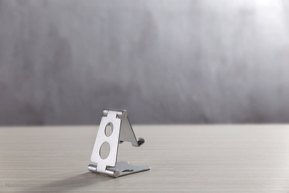 NewStar Phone Desk Stand (suited for phones up to 4,7) silver