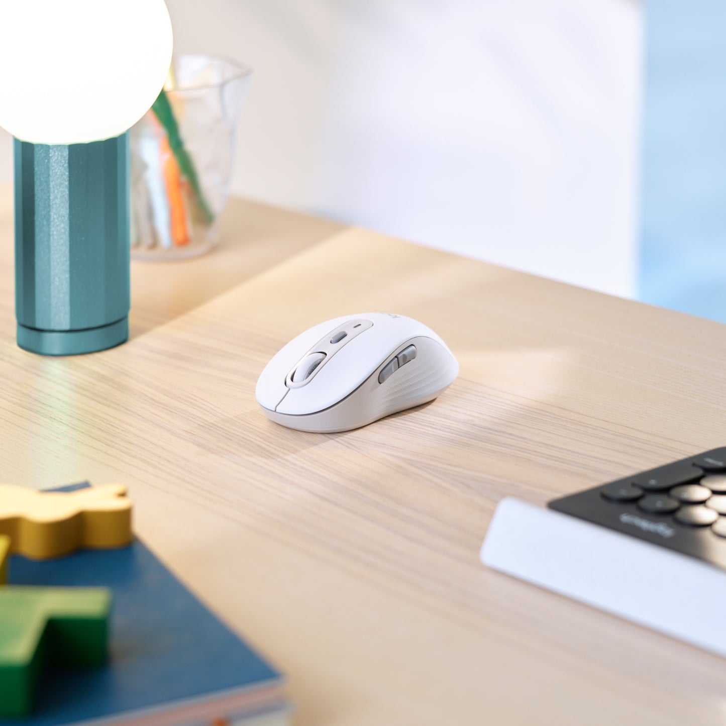 Logitech Signature M650 Wireless Mouse - OFF-WHITE