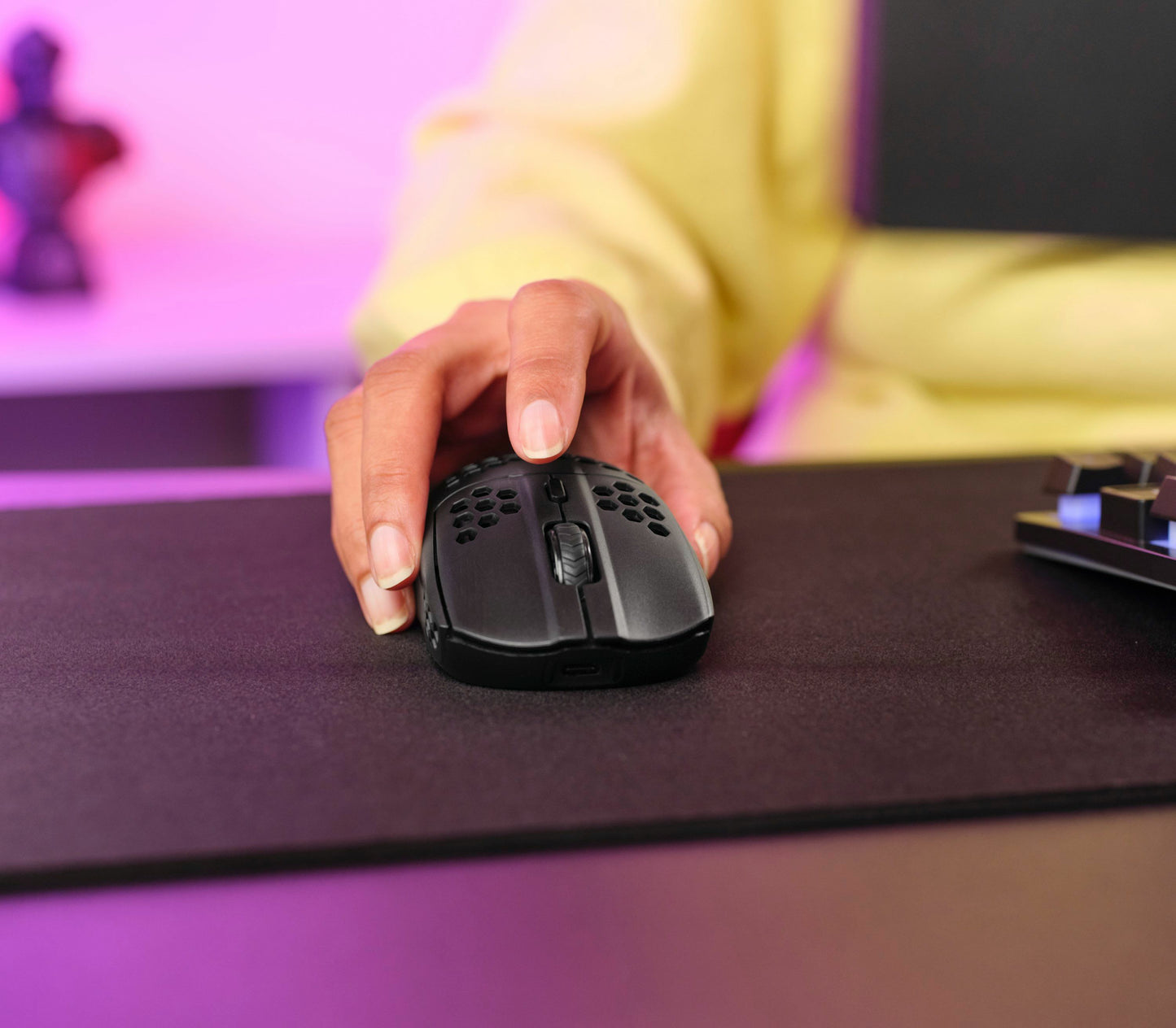 TRUST GXT929 HELOX WIRELESS LIGHTWEIGHT MOUSE BLK