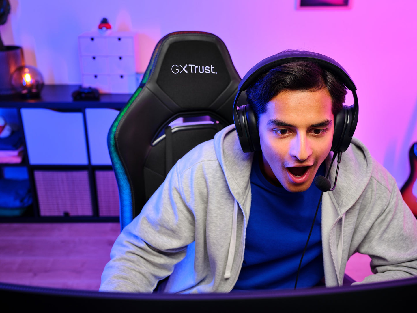 GXT719 RUYA RGB GAMING CHAIR BLACK