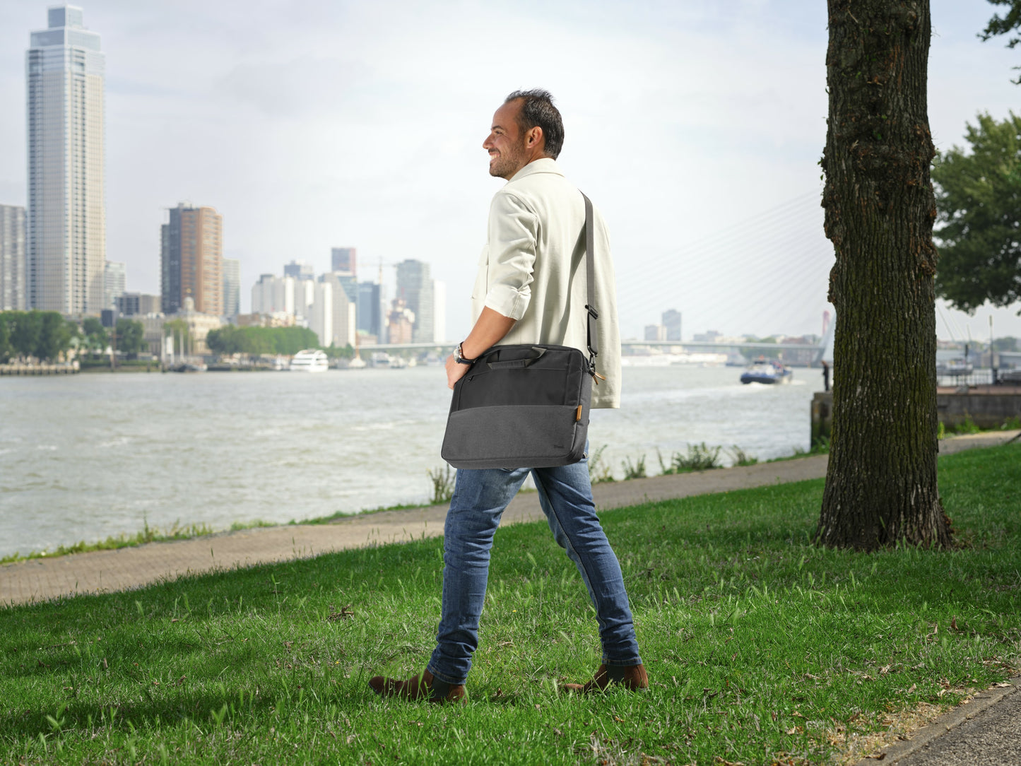 TRUST LISBOA 16 LAPTOP BAG - BLACK