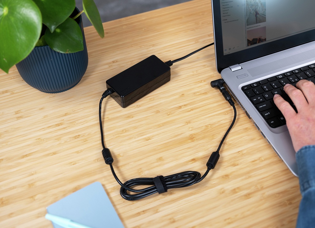Trust Primo Universal 70W laptop charger